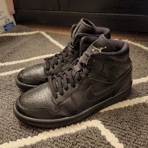 Jordan 1 Mid (Black Snake Print) (2020)